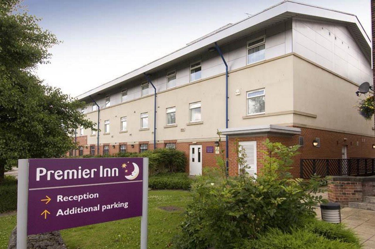 Premier Inn Manchester - Heaton Park Extérieur photo
